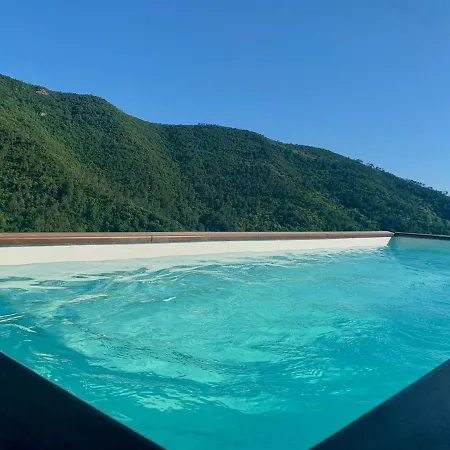 Corner Of Paradise 펜션 모네글리아