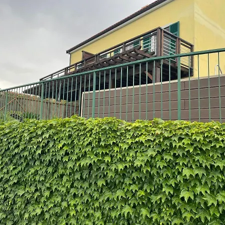 Corner Of Paradise בית נופש מונליה