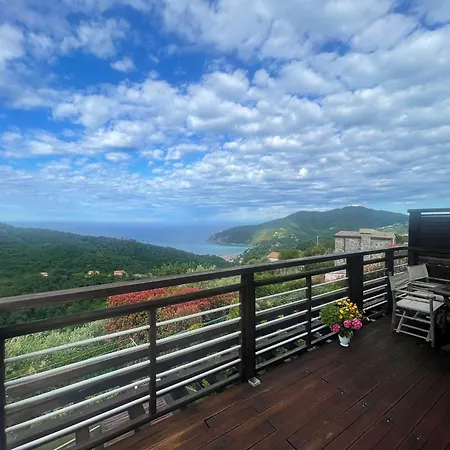 Corner Of Paradise Nyaraló